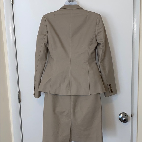 SALE ✨ Banana Republic Suit ✨ - Picture 4 of 5